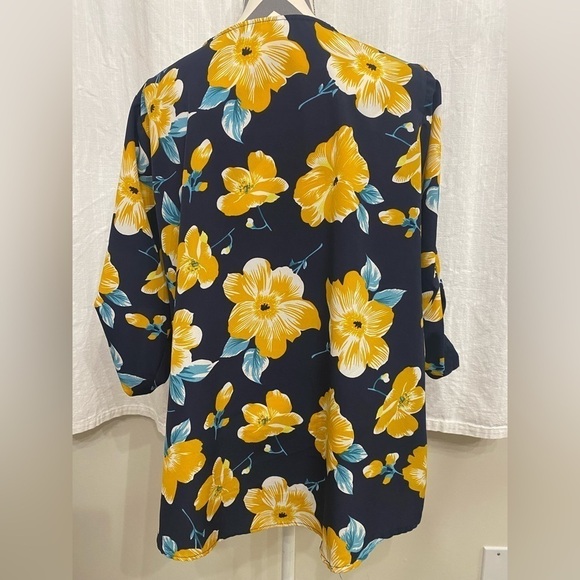 Women’s‎ zip up Floral Blouse 1X - Picture 4 of 9